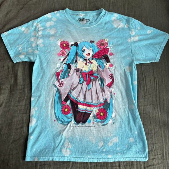 Hot Topic Tops - hatsune miku printed tshirt